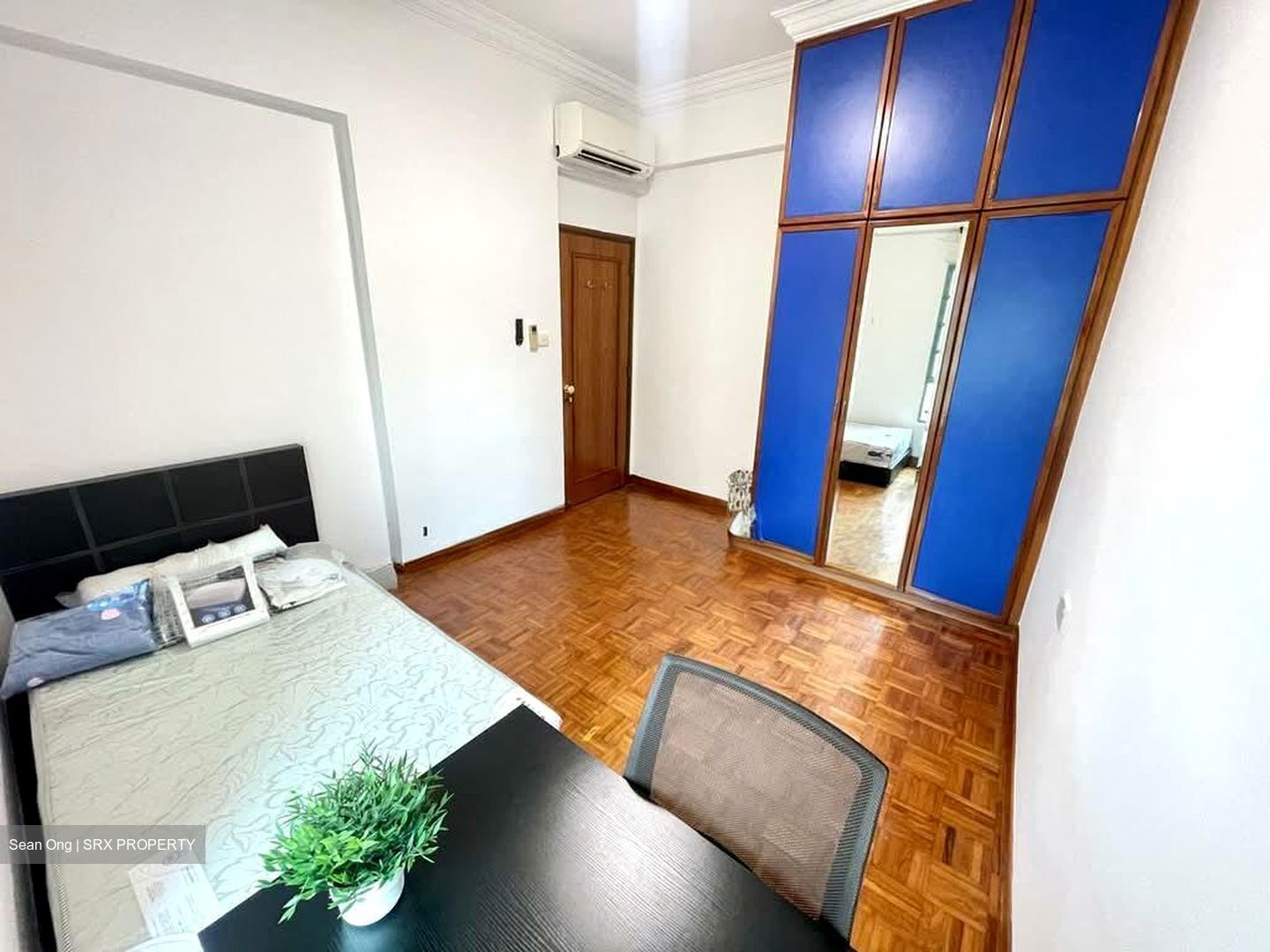 Gold Coast Condo (D5), Condominium #553640431
